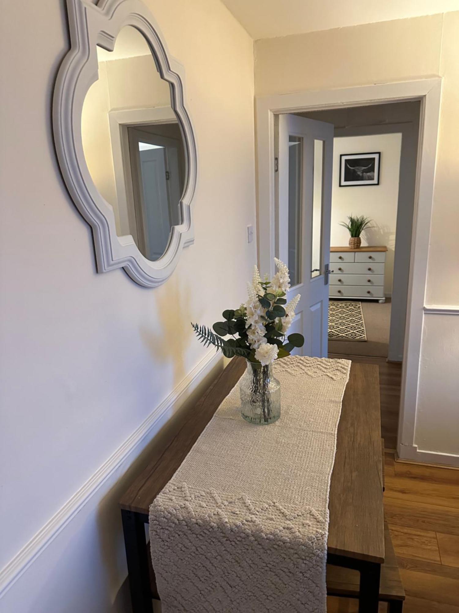 Spacious 3 Bedroom Flat Close To City Center Dalneigh Exterior foto