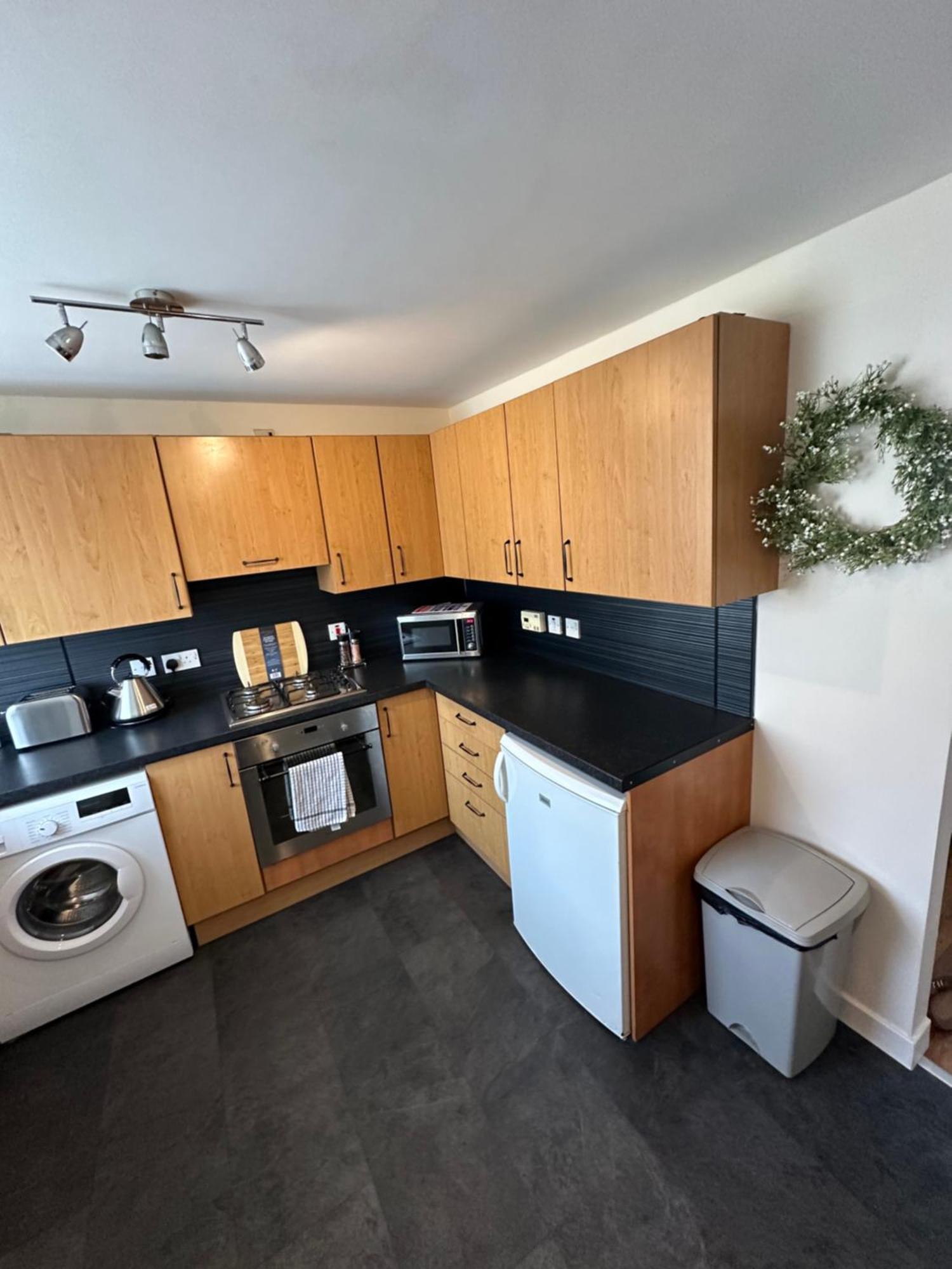 Spacious 3 Bedroom Flat Close To City Center Dalneigh Exterior foto